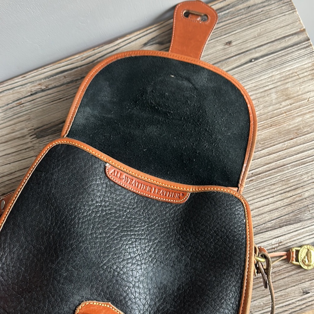 Dooney & Bourke crossbody purse good used condition - Picture 8 of 15